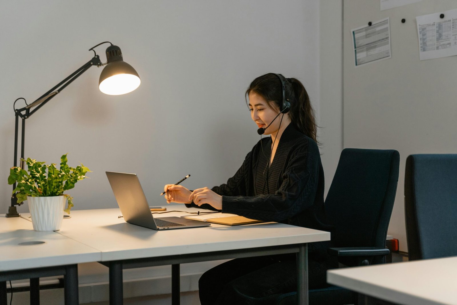 Pexels mart production 7709145